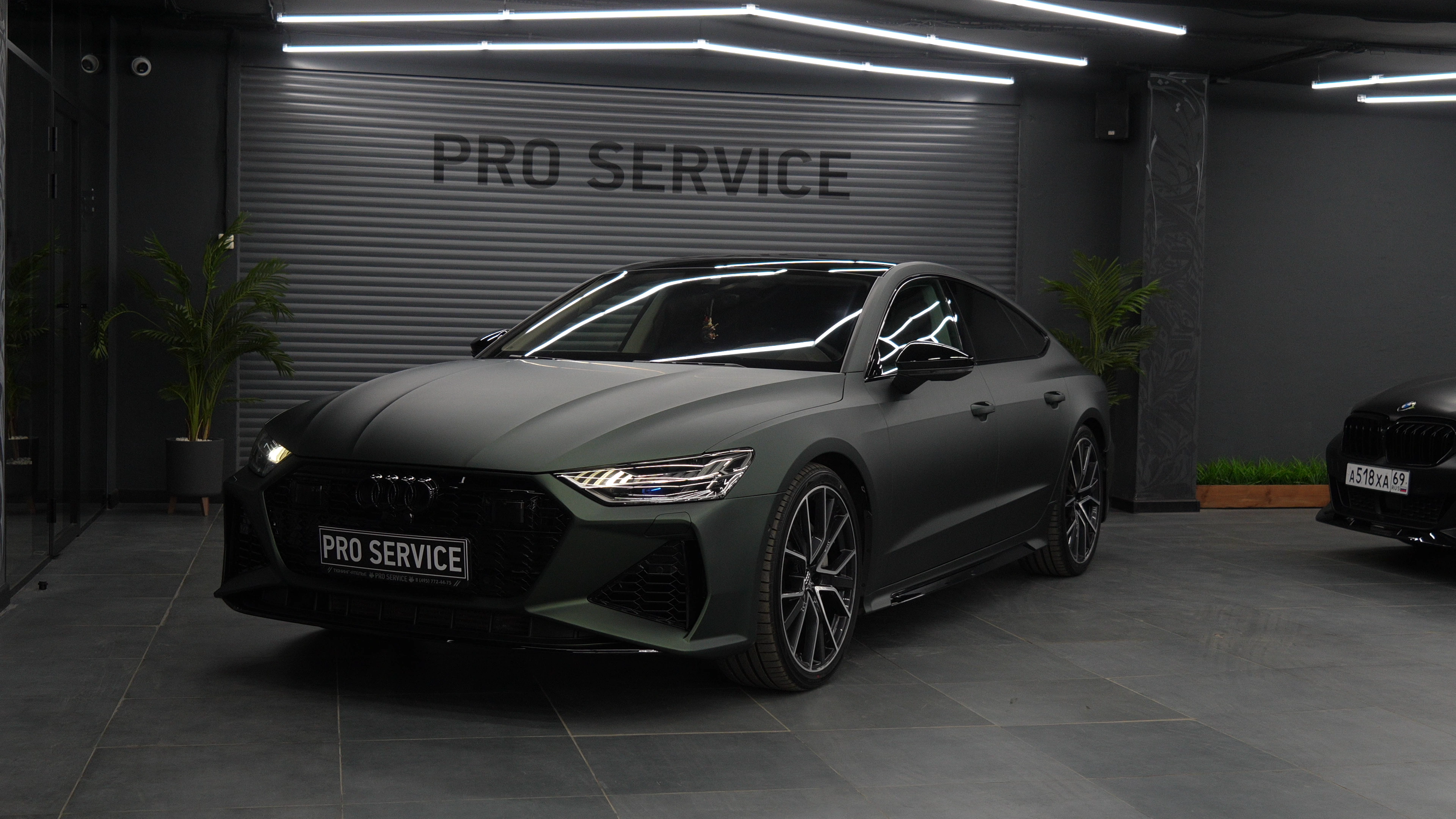 Audi A7 после установки обвеса и оклейки матовой плёнкой
