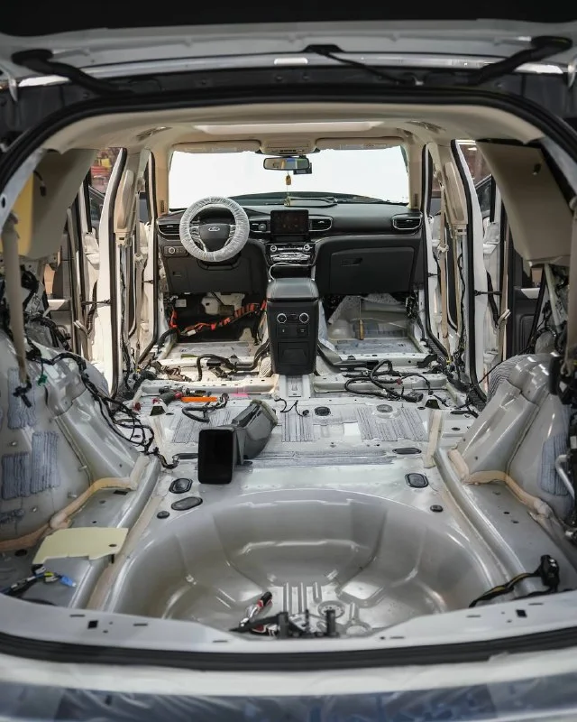 Ford Explorer — шумоизоляция, фото 2