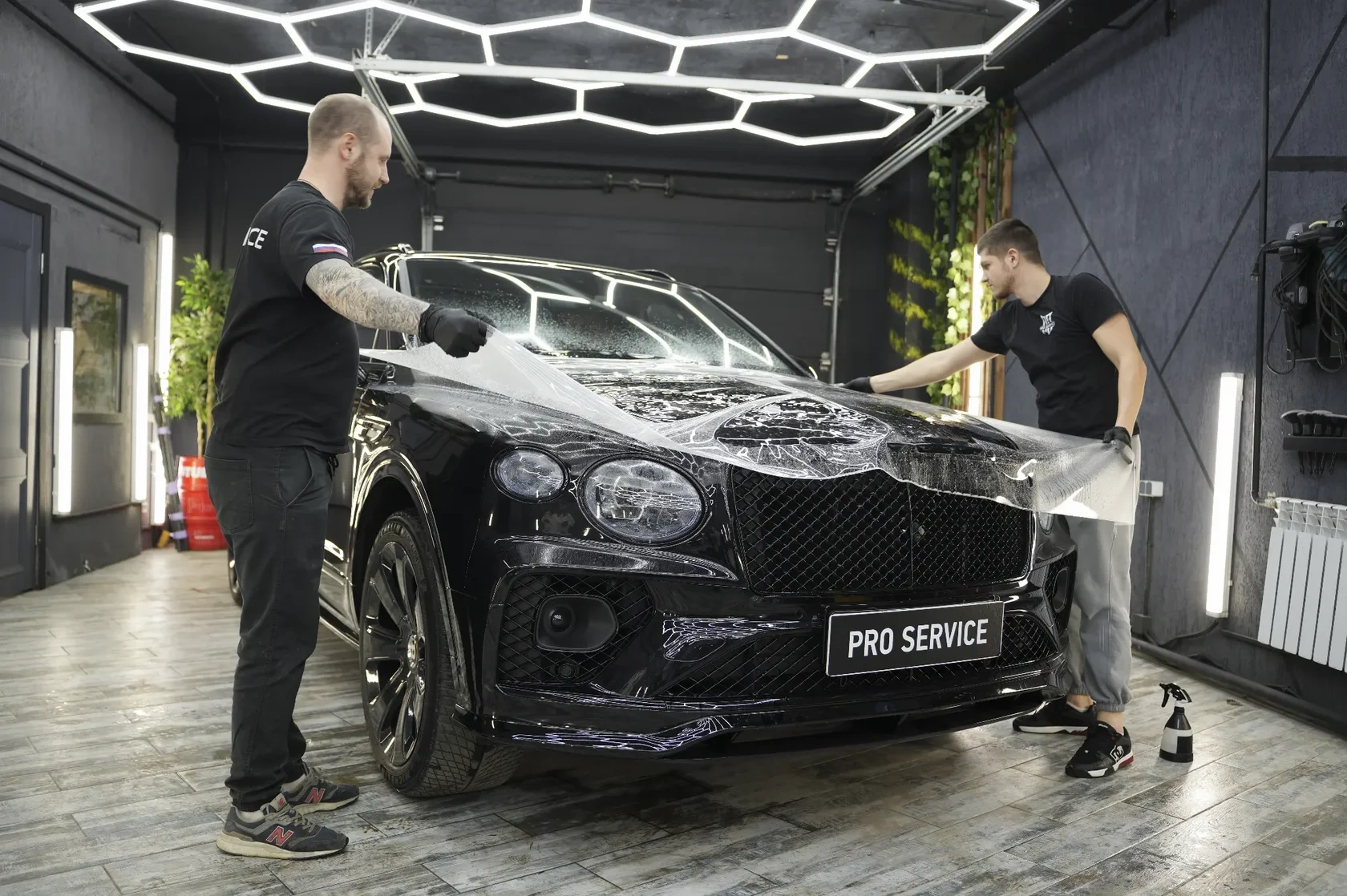 Bentley Bentayga — зоны риска и лобовое стекло: фото работы PRO Service — 3