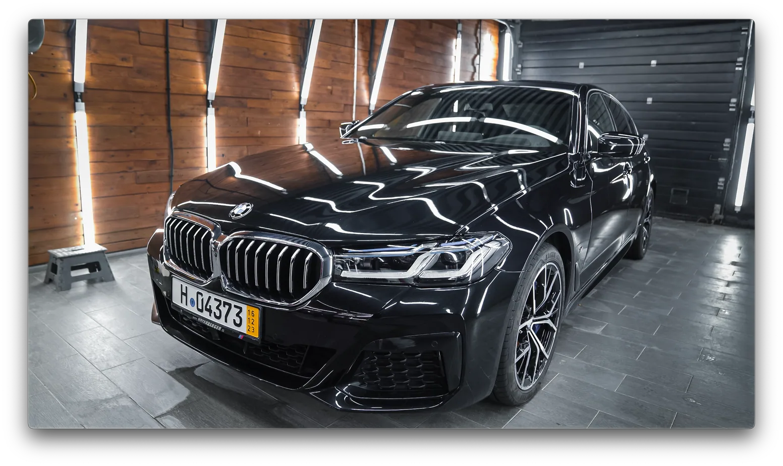 Глянцевый кузов BMW G30 до матовой оклейки