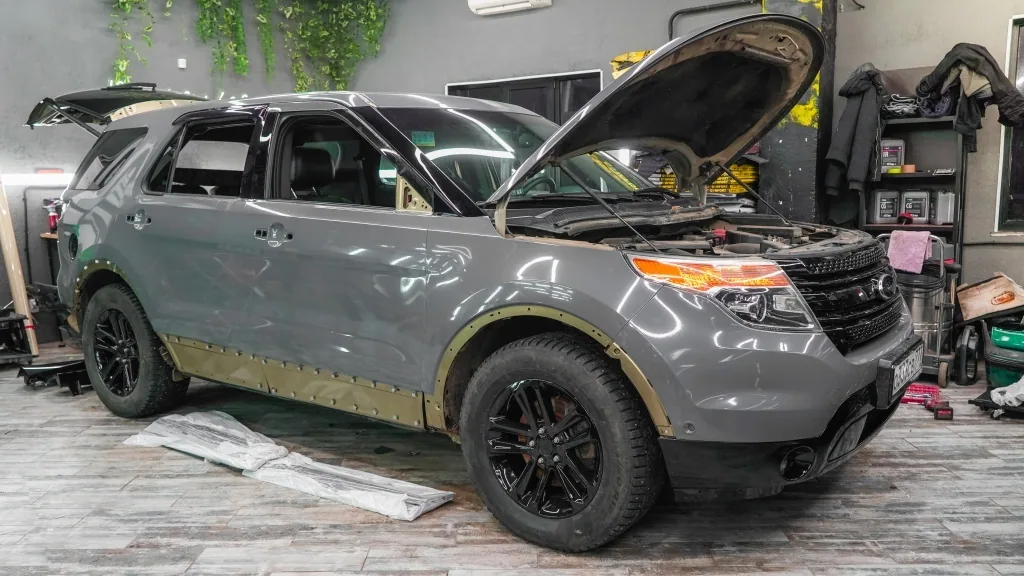 Ford Explorer — смена цвета винилом: фото работы PRO Service — 3