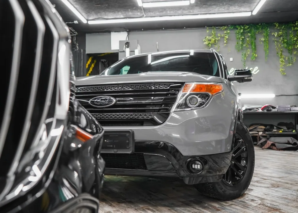 Ford Explorer — смена цвета винилом: фото работы PRO Service — 4