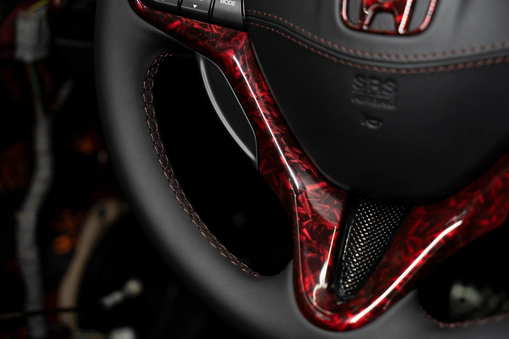 Honda Civic — красно-чёрный салон: фото работы PRO Service — 2