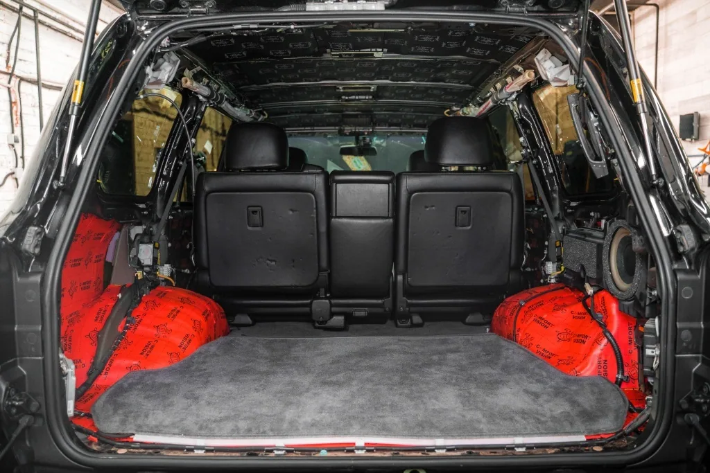 Toyota Land Cruiser 200 — шумоизоляция: фото работы PRO Service — 6