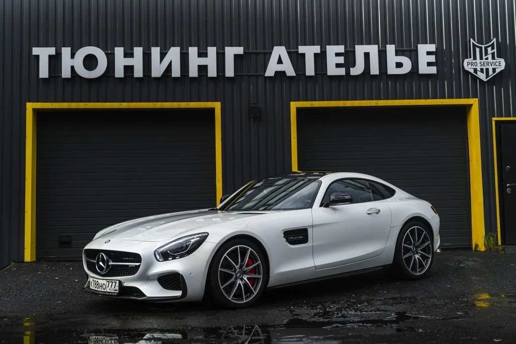 Светлый Mercedes-AMG GT до смены цвета