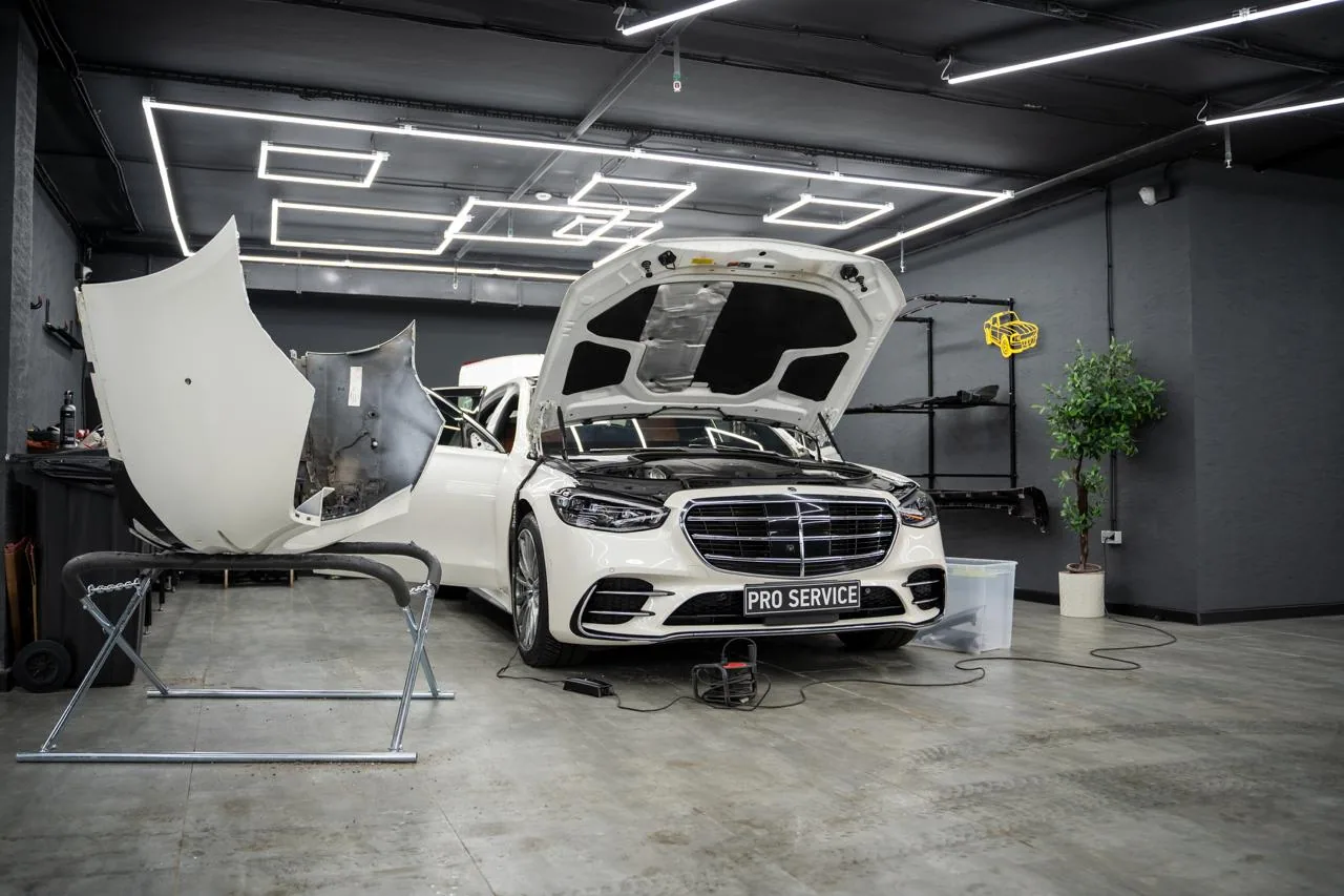 Mercedes-Benz S-Class — защита белого кузова: фото работы PRO Service — 2
