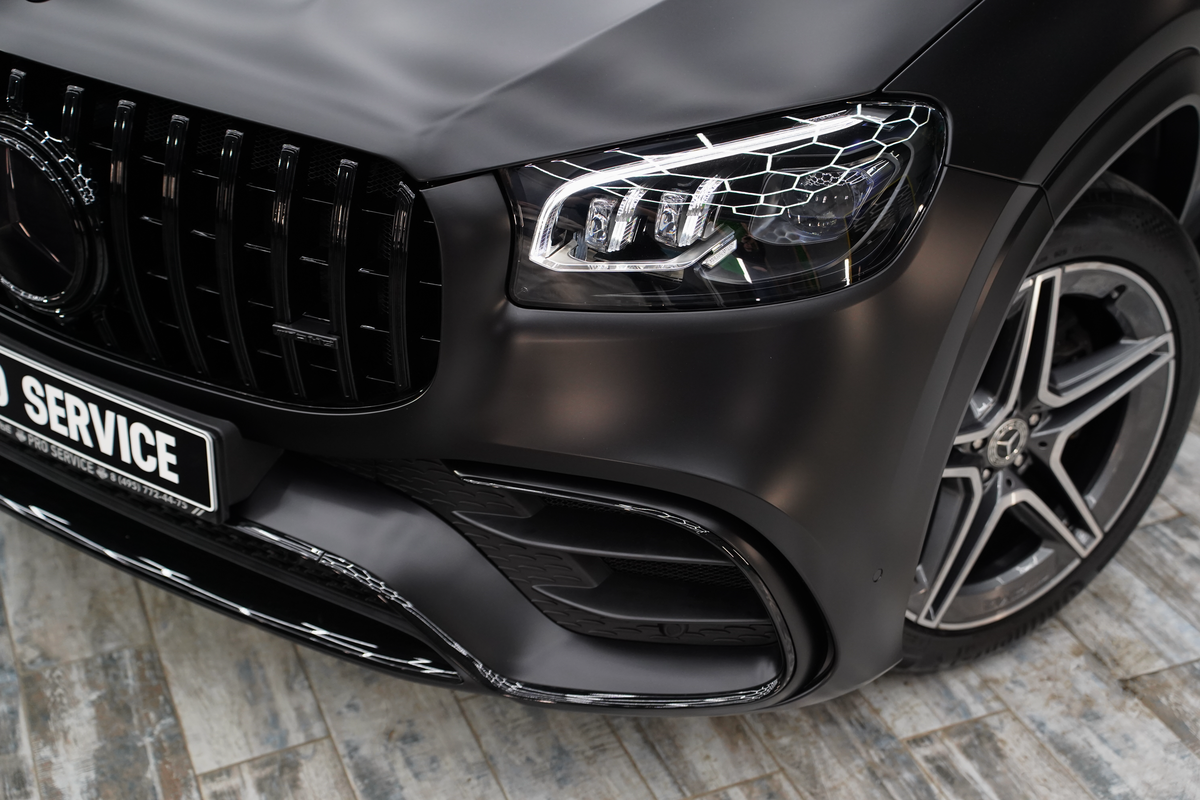 Mercedes-Benz GLS — матовое покрытие переднего крыла и бампера