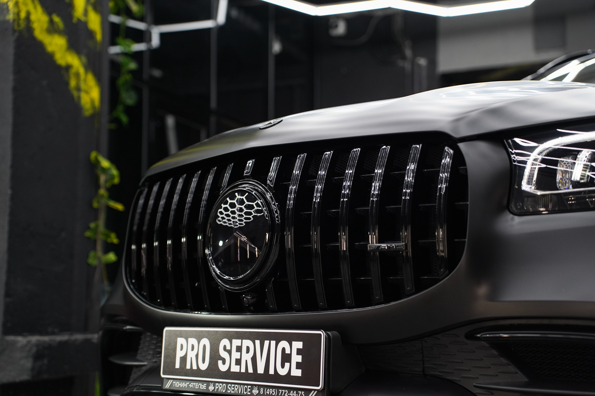 Mercedes-Benz GLS — решётка и матовое покрытие капота