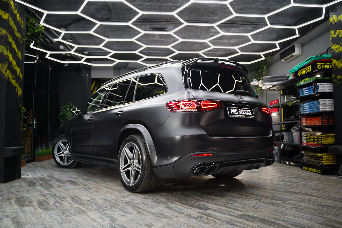 Mercedes-Benz GLS — готовый автомобиль, вид сзади