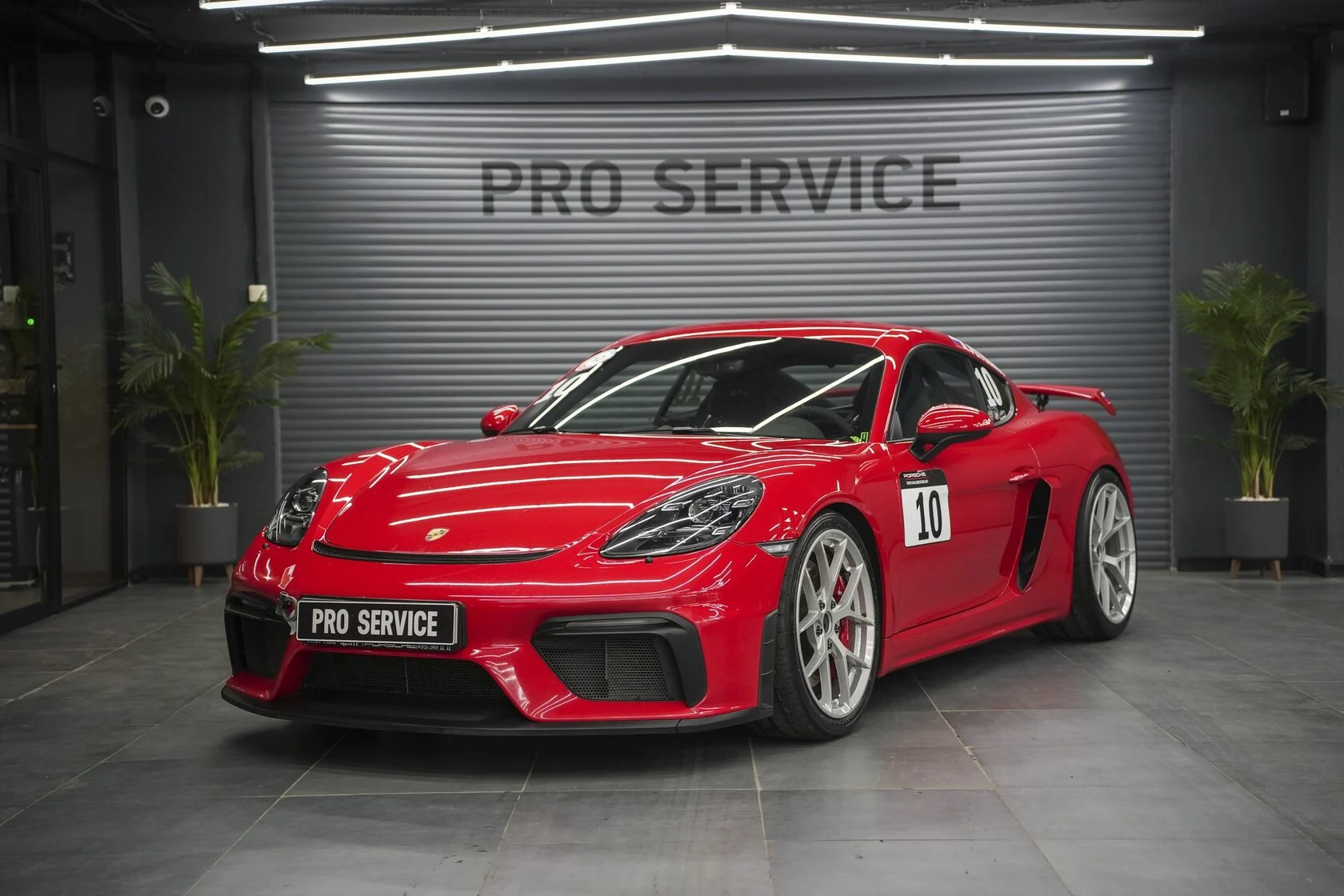 Porsche Cayman GT4 — полировка кузова, фото 1