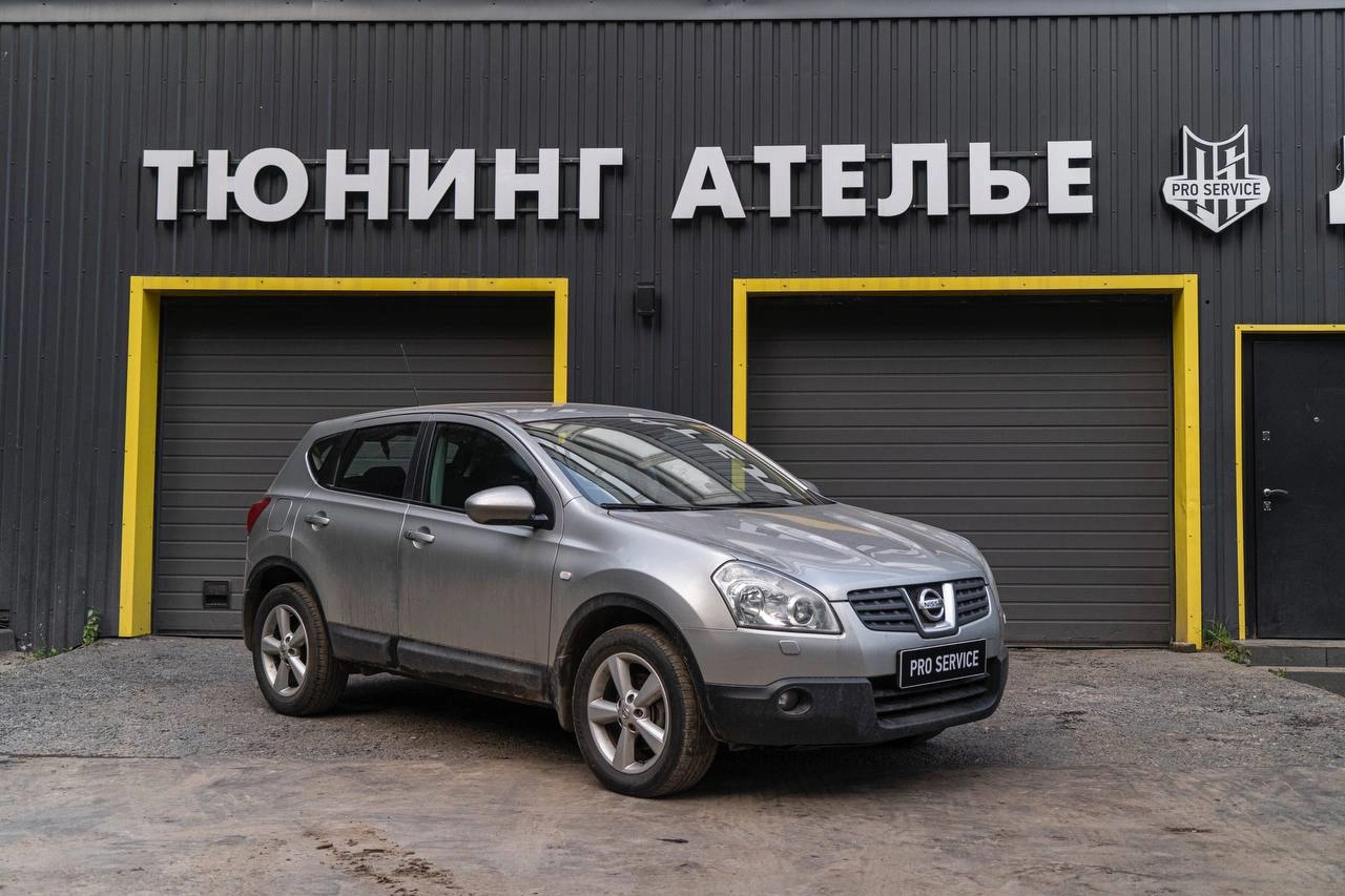 Nissan Qashqai после комплексных работ с кузовом, салоном и колёсами у ателье.